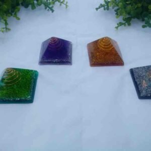 002 Piramide mini 4x4