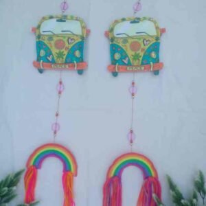 66-minivan con arcoiris